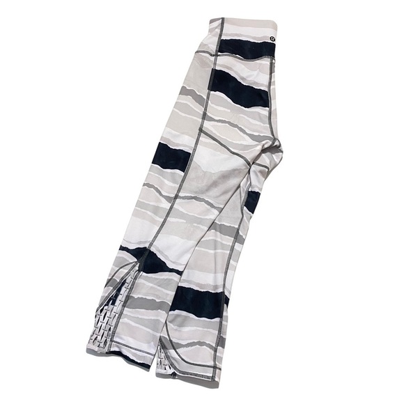 Lululemon True Self Crop Leggings Bleacher Stripe Sz 4 - Picture 8 of 12